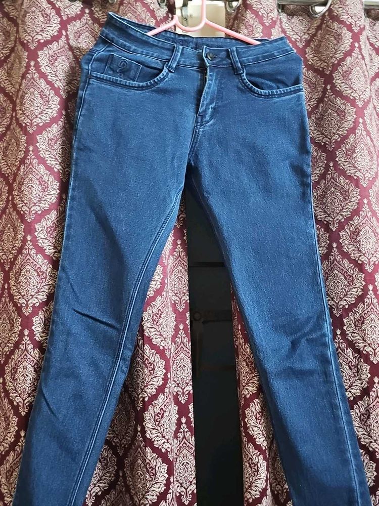 dark blue classic skinny jeans