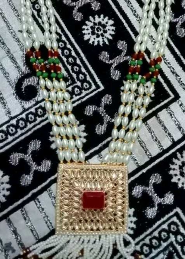 Elegant Pearl &amp; Gold Necklace