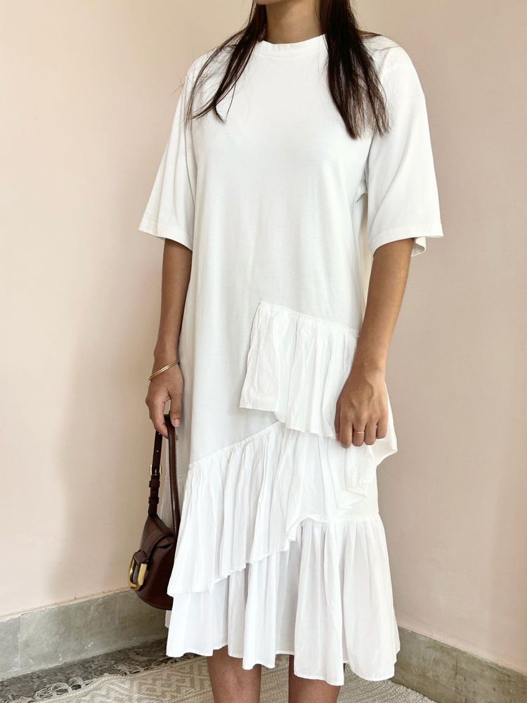 Chic White Ruffle Dress