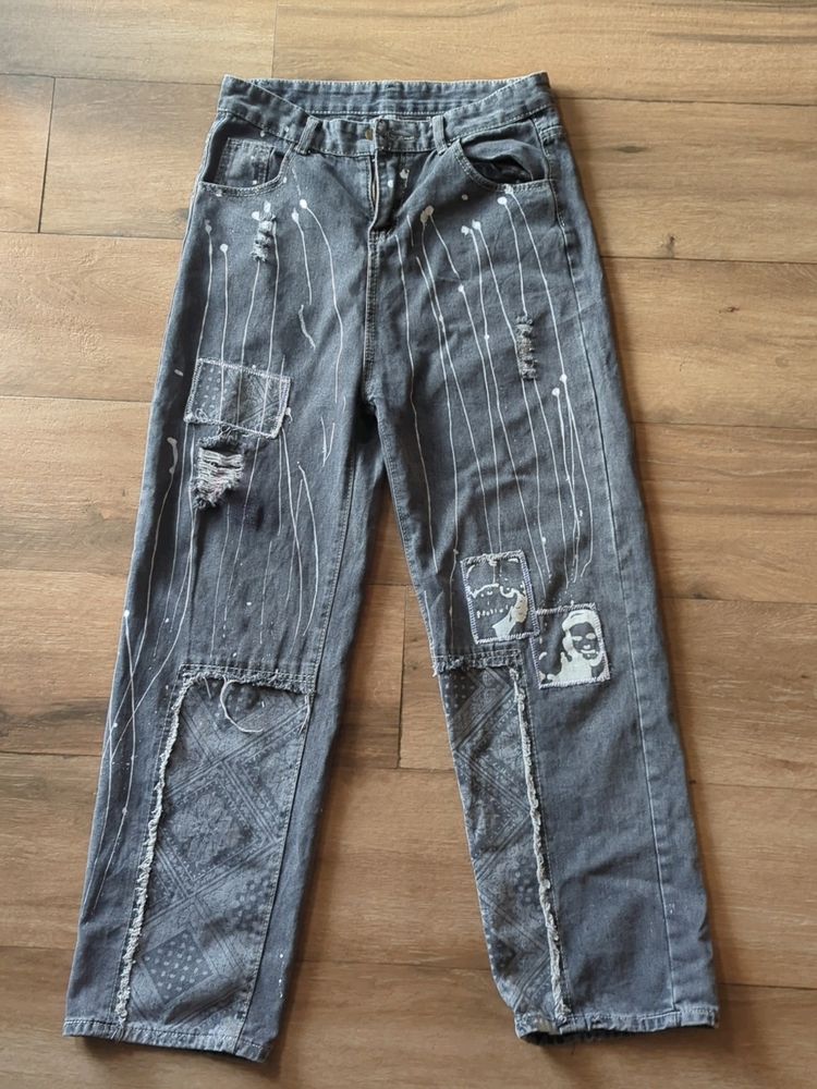 Graphic Boyfriend Jeans