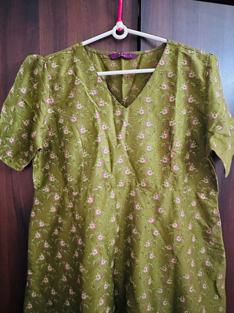 Saaki Dress