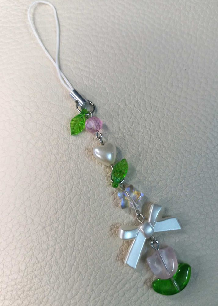 ✨🌸 Pretty Handmade Beaded Flower Phone Charm 🌷🌿