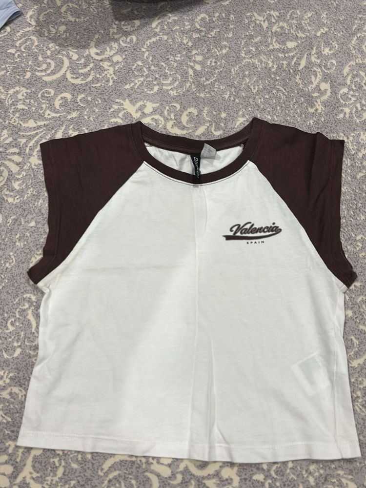 H&amp;M Valencia Graphic T-Shirt
