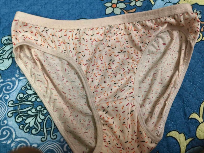 New Patterned Women's Briefs in 32 waist