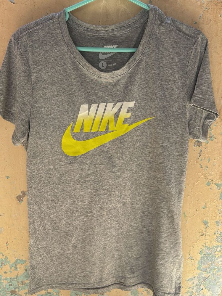 Nike Grey T-Shirt