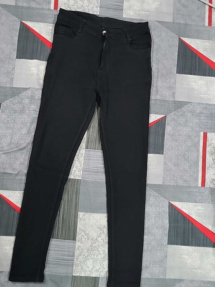Classic Black Skinny Jeans