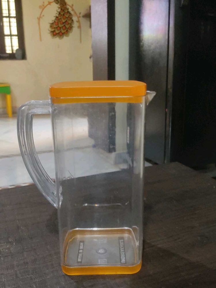 UnBreakable Plastics &amp; Unused JuiceJug &amp; 4 Glasses