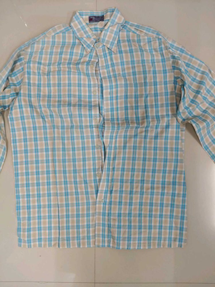Men's checkered Shirt