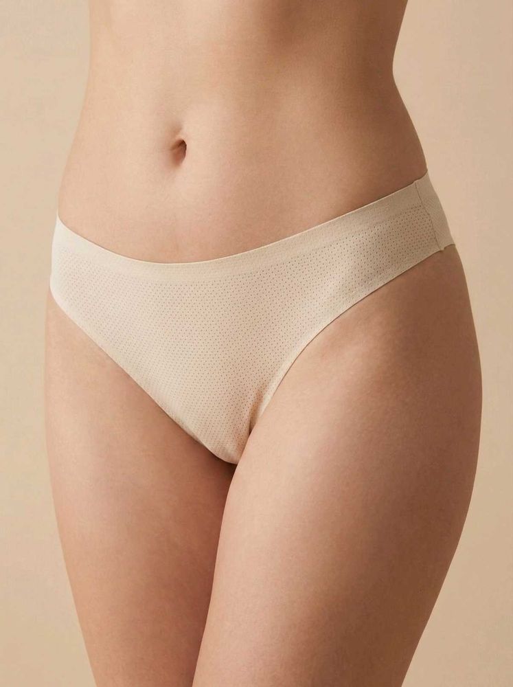Women’s Nude Seamless Thong Panty
