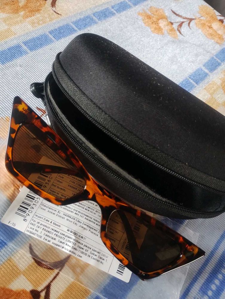 Trendy Tortoiseshell Sunglasses