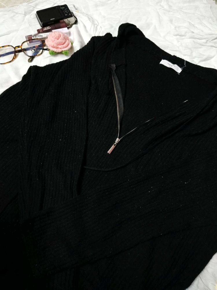 Chic Black Zipper Knit Sweater