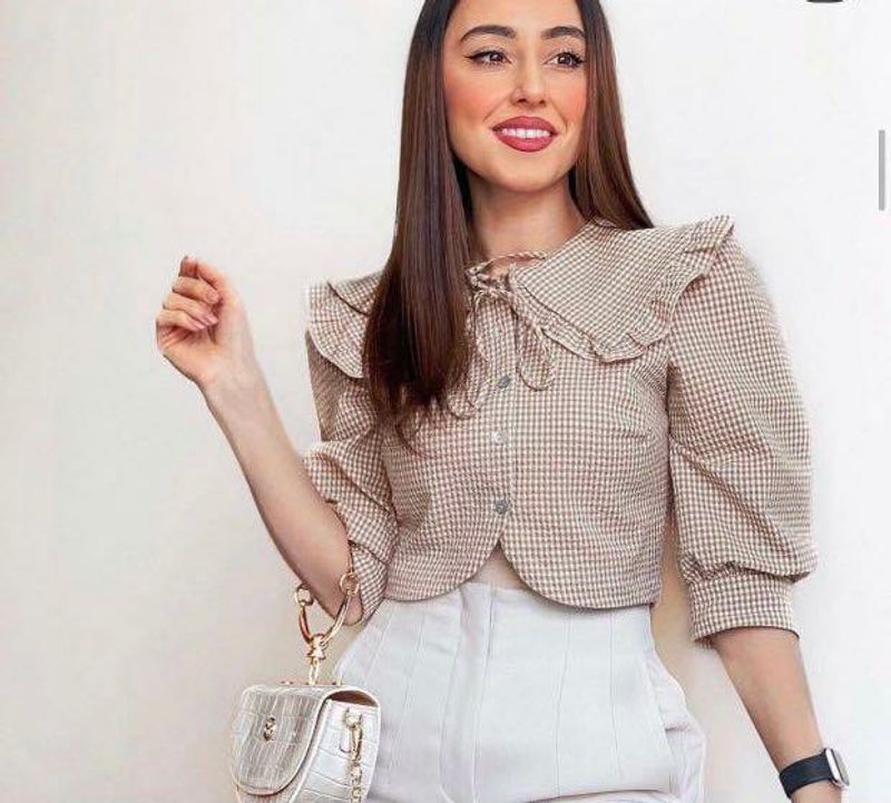 Chic Gingham Button-Up Blouse