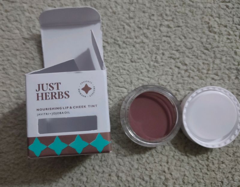 JUST HERBS Lip And Cheek Tint In The Shade ( Soft Nude)