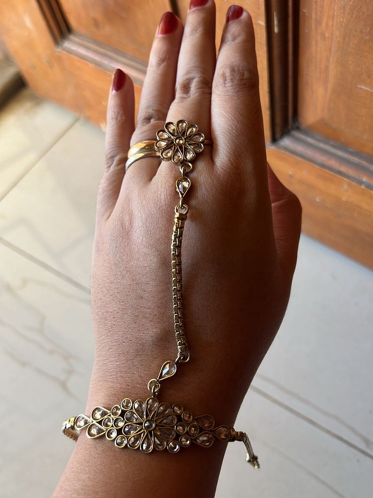 Lovely Bracelet With Ring Attached