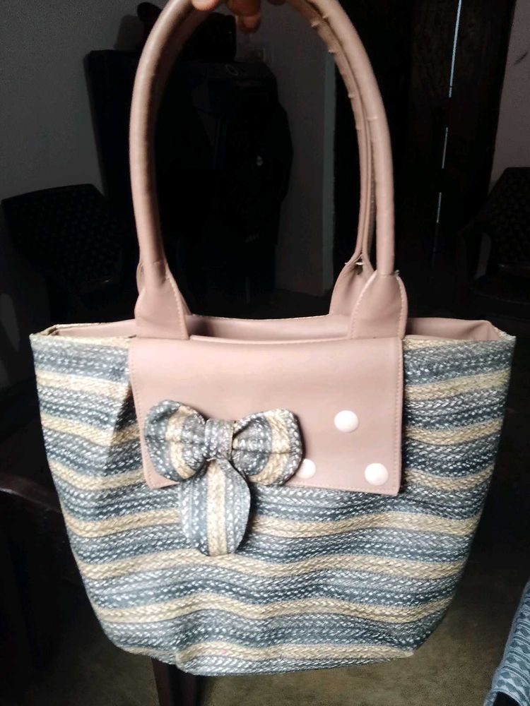 Stylish Striped Tote Bag with Bow Accent❤️