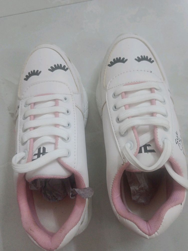 Cute Eyelash Sneakers