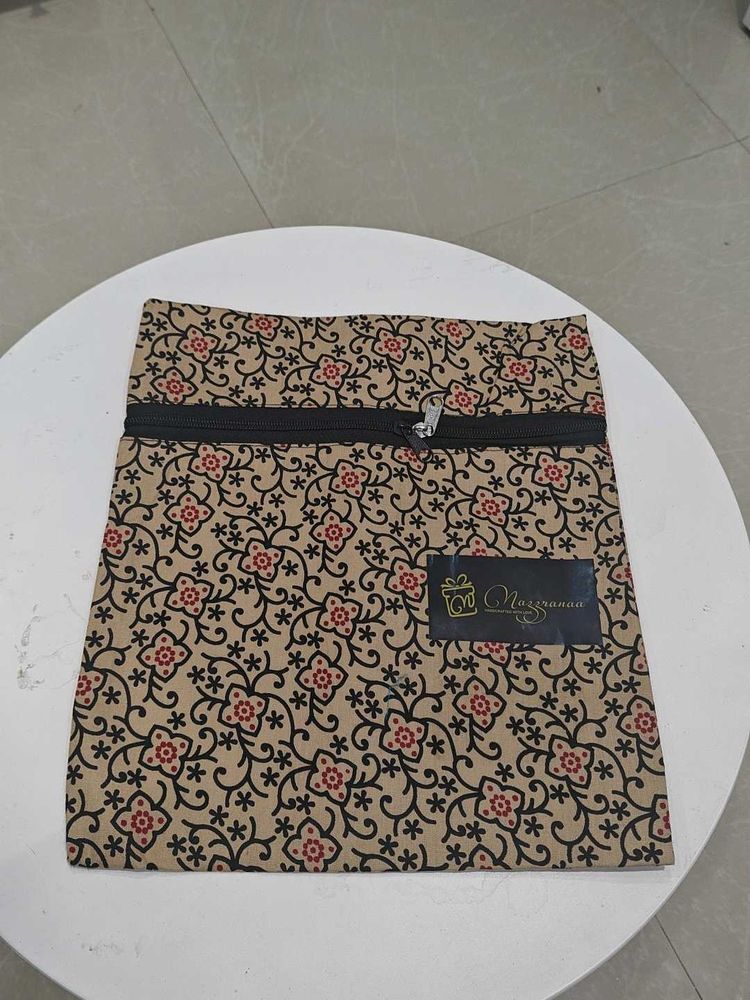 Stylish Printed Clutch Bag