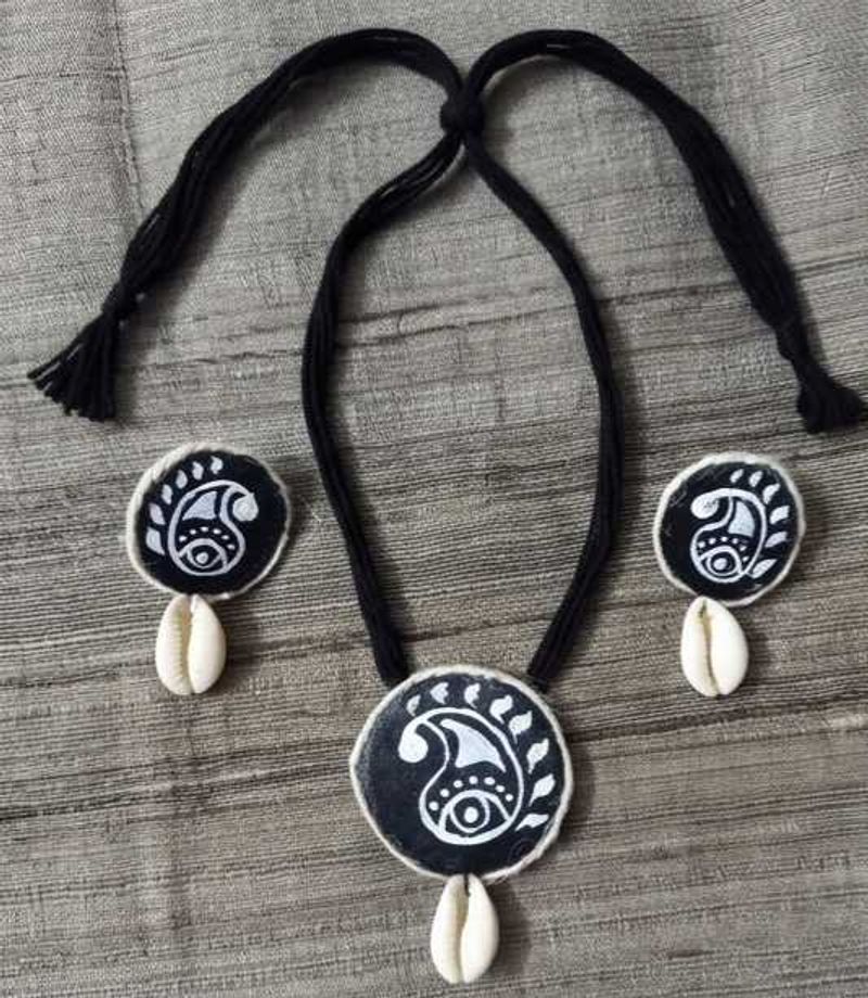 Handmade Black &amp; White Paisley Jewelry Set