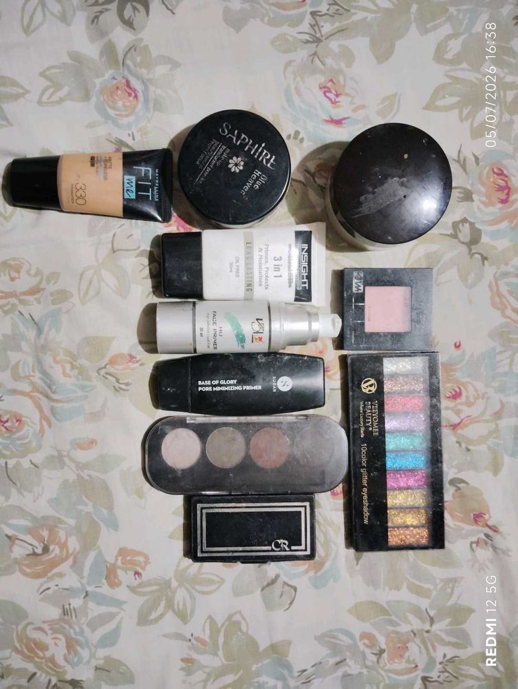 Makeup Bundle - Foundation &amp; Eyeshadows