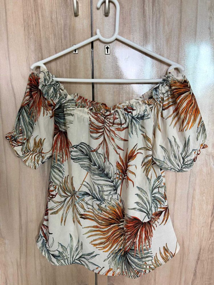 Off-Shoulder Tropical Print Top