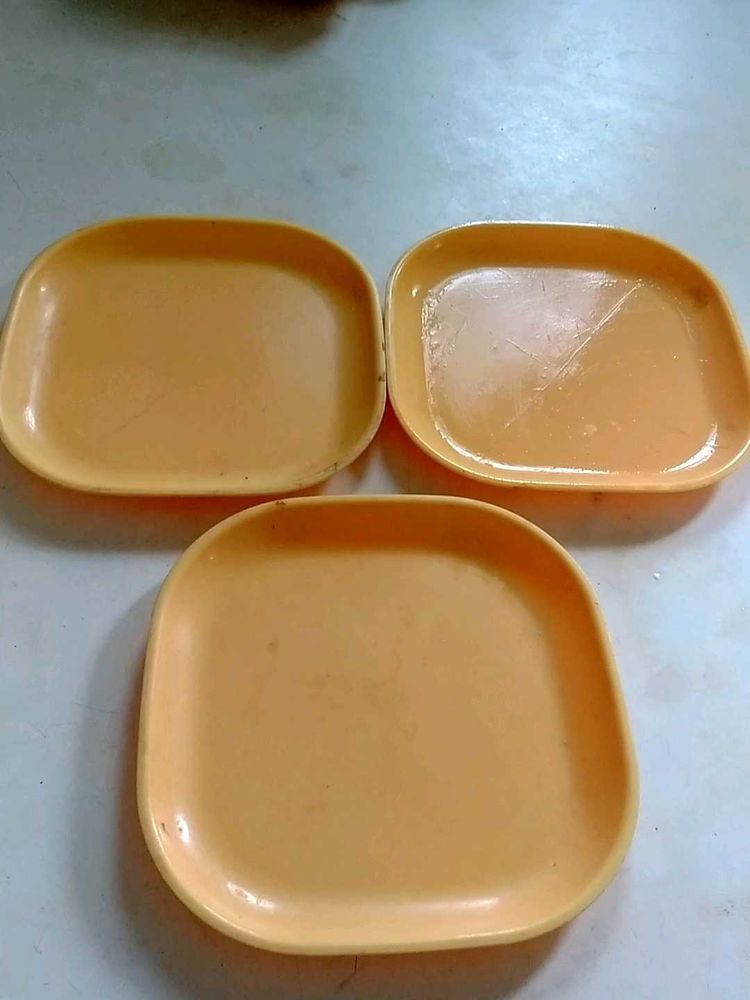 Set of 3 Square Plates