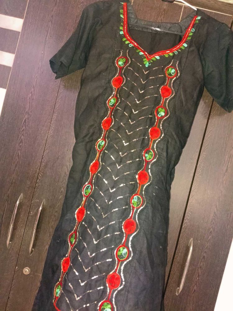 Black Embroidered Kurta