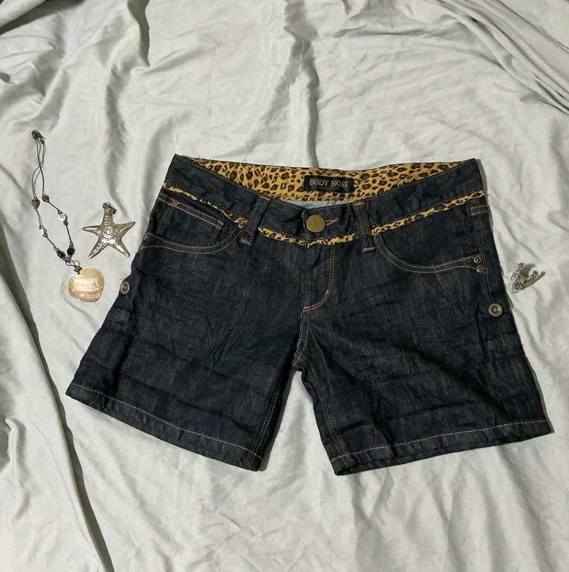 Body Nose Denim Shorts with Leopard Print Lining