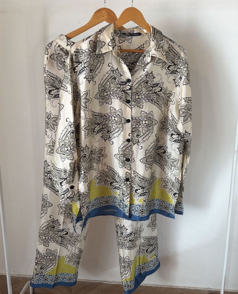 Stylish Paisley Print Pajama Set