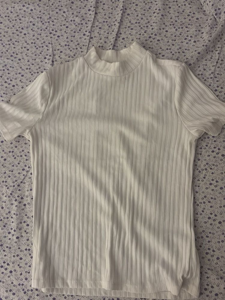 H&amp;M White Ribbed Mock Neck Top
