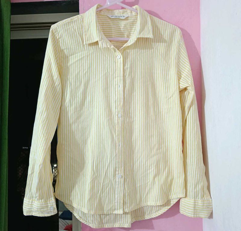 Yellow Striped Button-Up Shirt🌞💛🔥