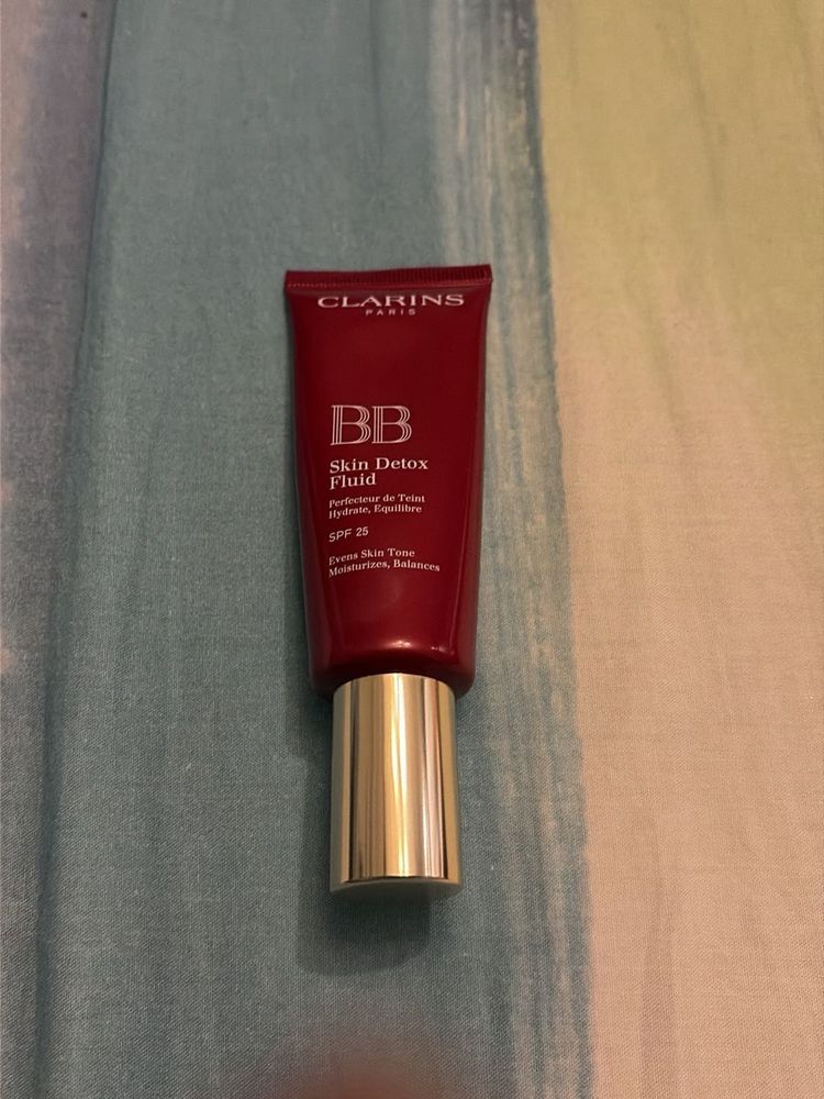 Clarins BB Skin Detox Fluid SPF 25