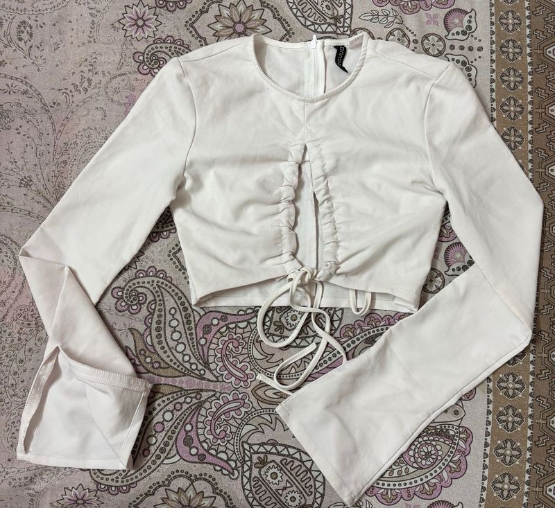 Chic White Long Sleeve Crop Top