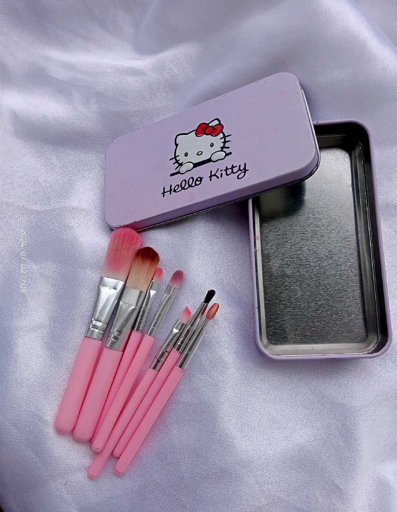 hello kitty  Makeup brush