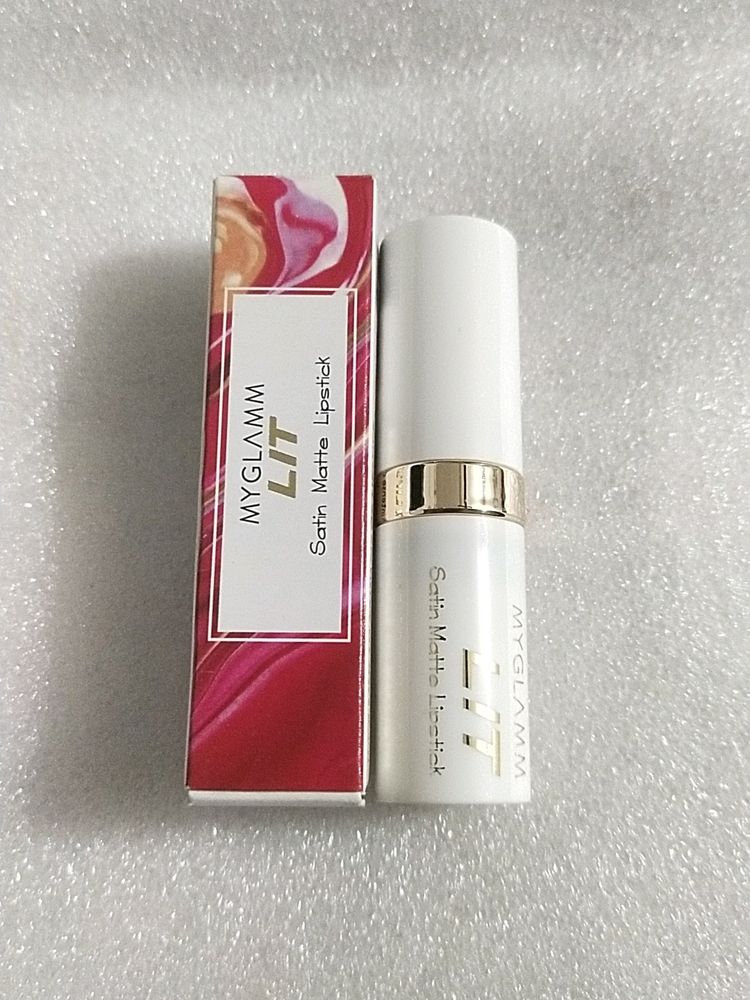 Myglamm Satin Matte Lipstick
