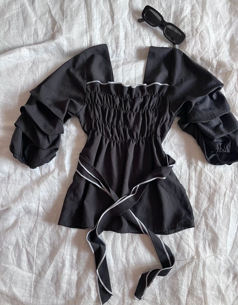 Chic Black Square Neck Top
