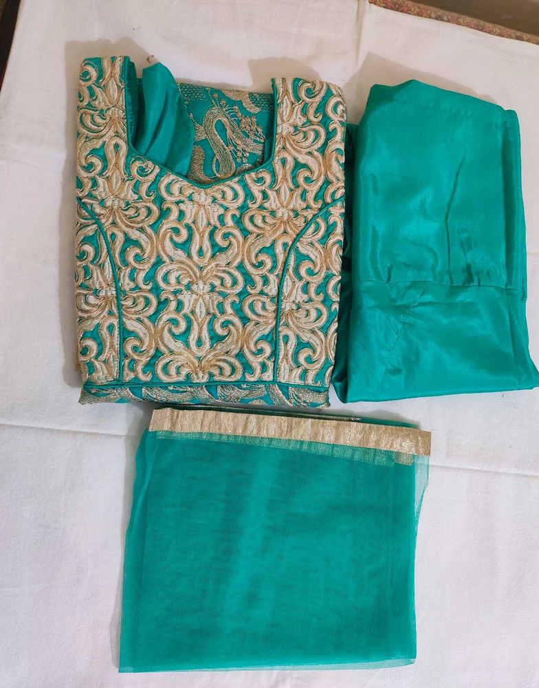 🧕💃👰Embroidered Teal Kurta Set