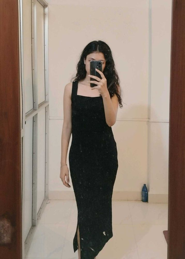 textured Chic Black Midi Dress