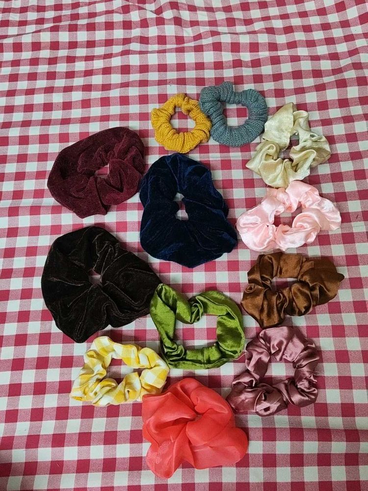 Lot of 12 Scrunchies