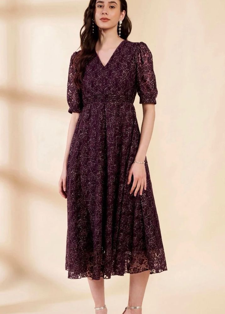 Elegant Lace Midi Dress