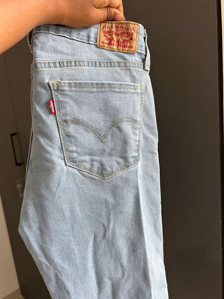 Levi's Light Wash Denim Jeans