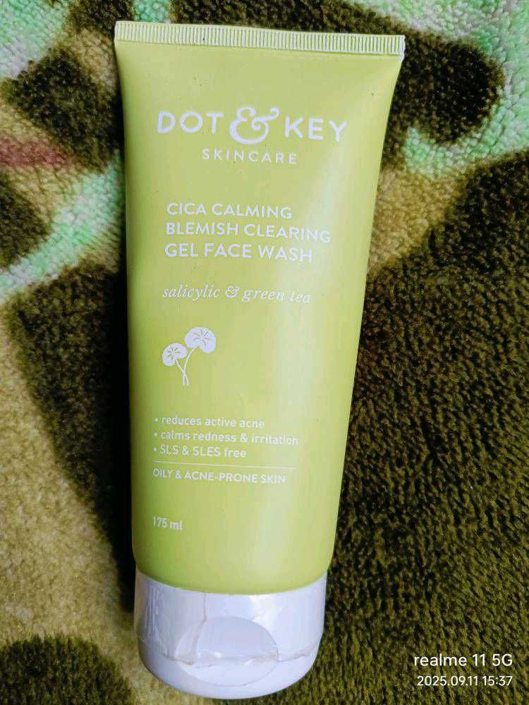 Dot &amp; Key Cica Calming Face Wash