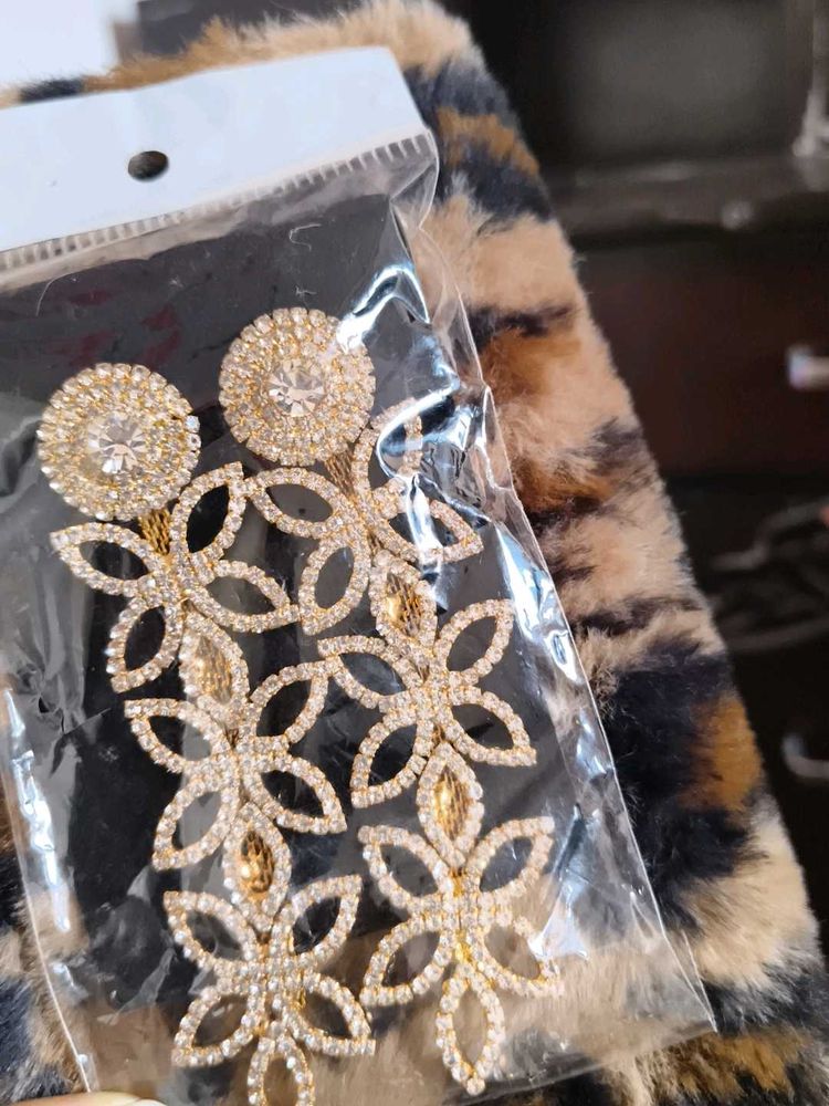 Sparkling Floral Drop Earrings
