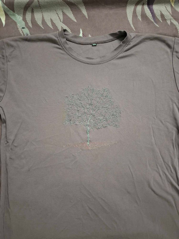 ​Tree Graphic Crewneck T-Shirt