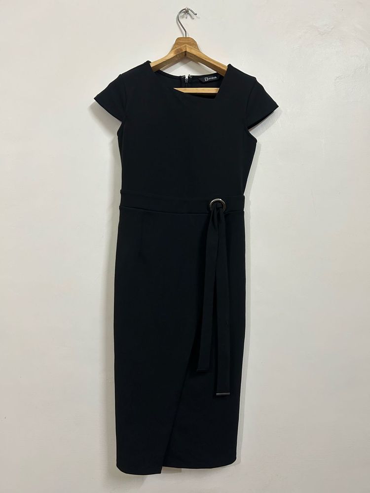 ANNABELLE Black Solid Asymmetric Dress(XS)