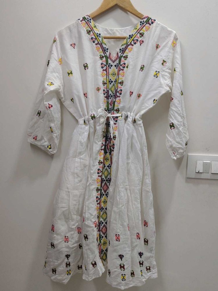 Embroidered White Cotton Kurta