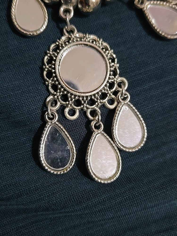 Maangtika With Jaalar(Side Chain)
