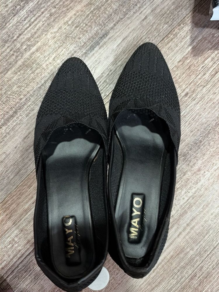 Stylish Black Pointed Toe Heels