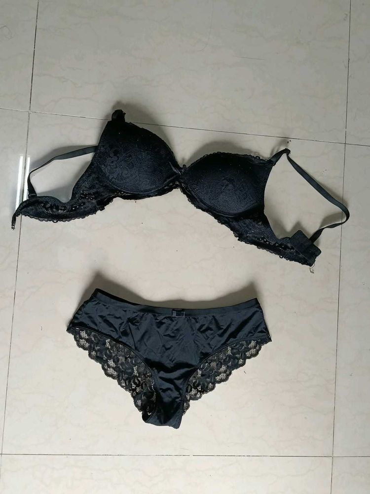 Black Lace Bra and Panty Set