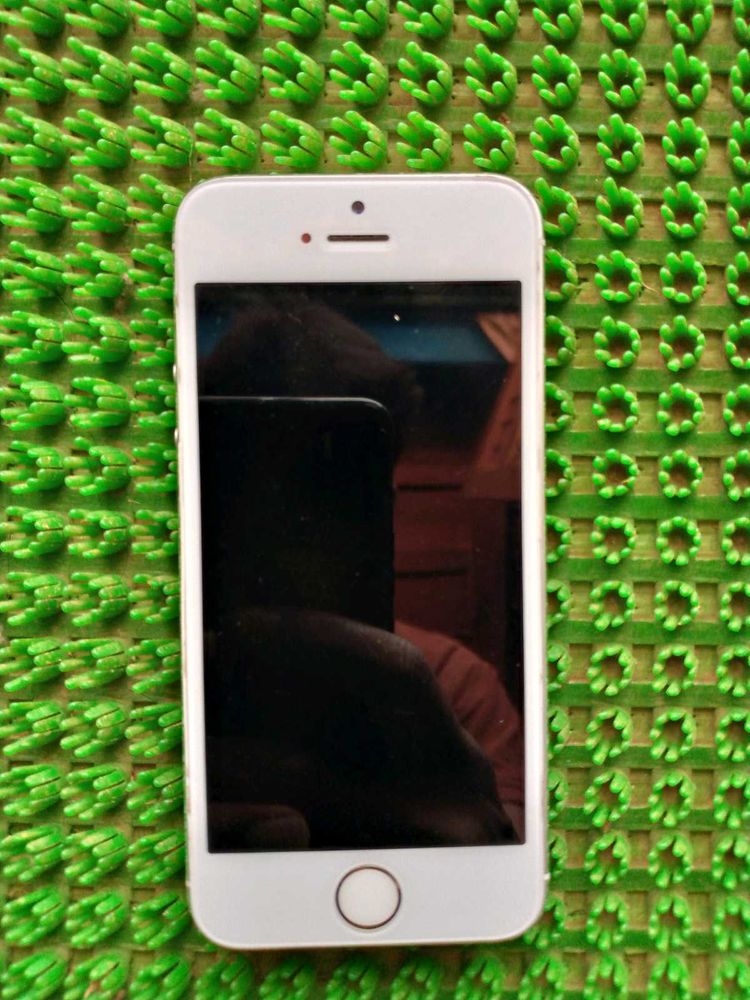 Iphone 5s like new condition last offer today 1.5k