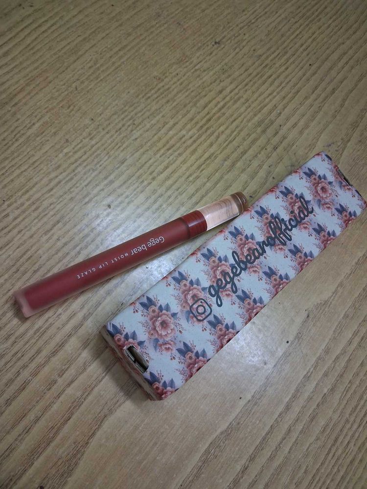 Gege Bear Moist Lip Glaze &amp; Power Bank Set